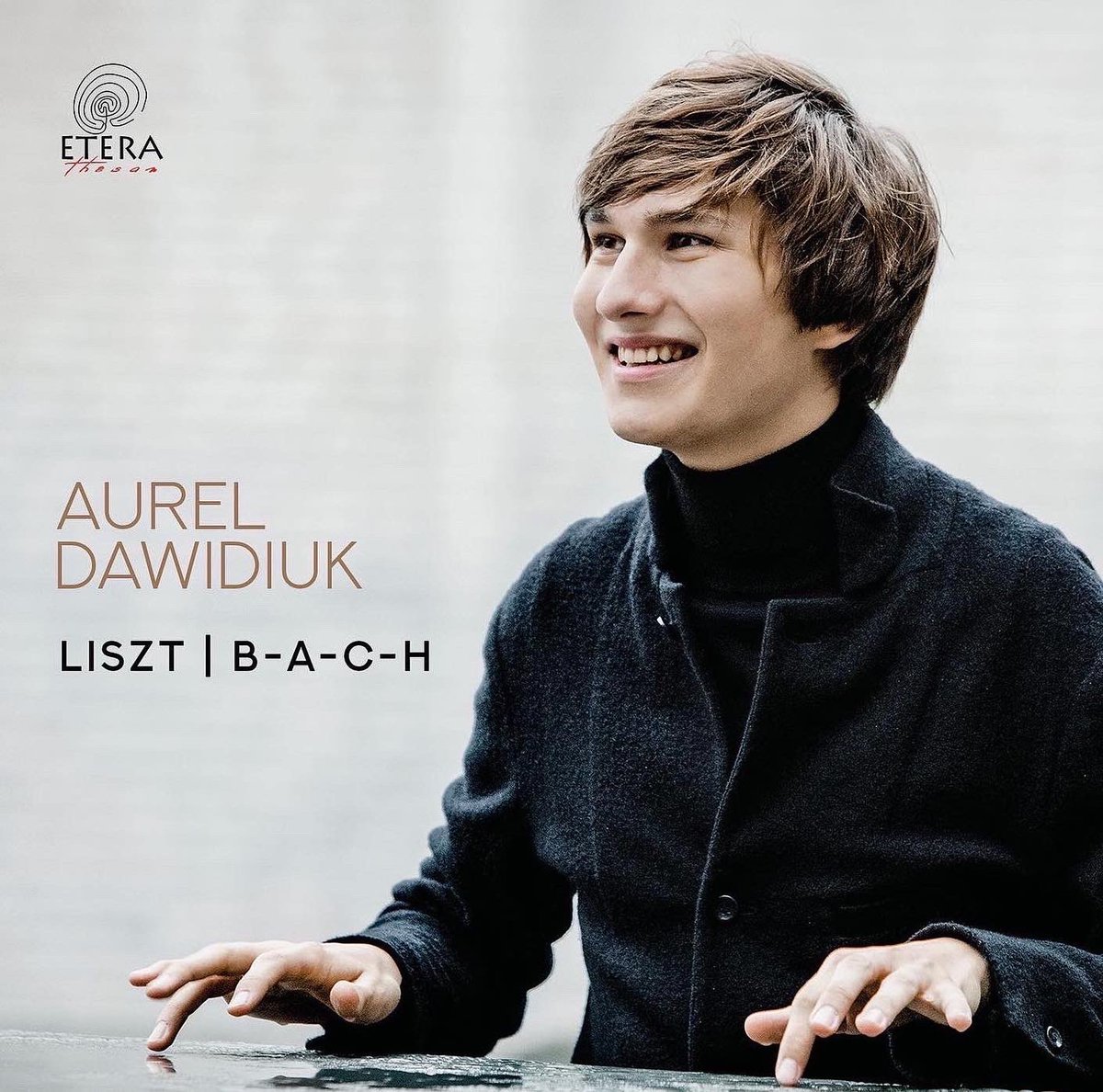 EteraClassics's tweet photo. Out Now: Aurel Dawidiuk’s debut CD LISZT | B-A-C-H is available for purchase and on all major streaming services!

Apple Music
https://t.co/7Hfgk1EttS

Spotify 
https://t.co/v0Iqs4f23w

#aureldawidiuk #etera #thesan #piano #liszt #bach #debut #classicalmusic https://t.co/fGQmbKOiN4