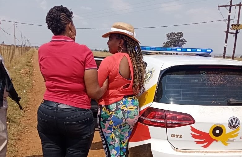 City_Press's tweet photo. Hawks net 14 suspects in R60 million vehicle licensing fraud ring https://t.co/Cur261kRYX. https://t.co/jj70KpgkHn
