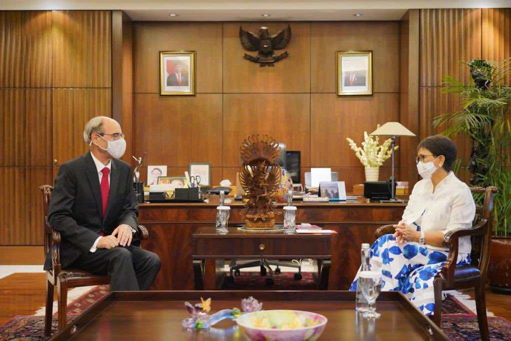 This morning, I received a farewell call from Ambassador Kurt Kunz of Switzerland 🇨🇭 Thank you Ambassador Kunz for your hard work in enhancing Indonesia - Switzerland bilateral relations 🇮🇩🇨🇭 All the very best in your future endeavours.