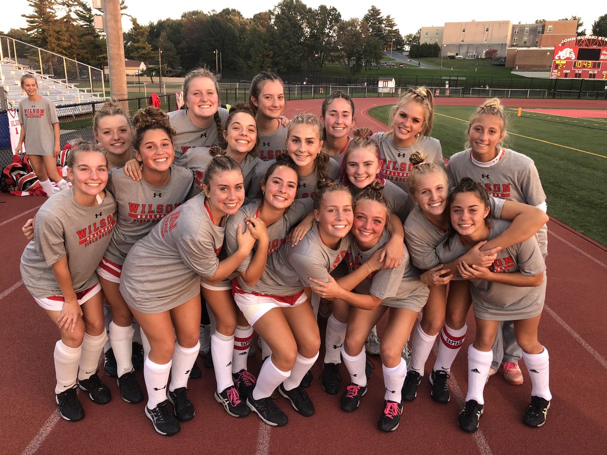 kimberu13's tweet photo. So much love for these 17 @wilson_fh_  seniors! These ladies have a bright future ahead of them. So thankful to be a small part of their journey. @WilsonSchlDist #seniors https://t.co/7iBZOnXlgS