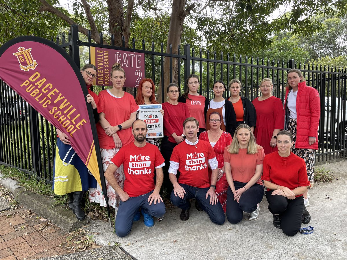 Daceyville Primary School wearing red together. #morethanthanks 👍