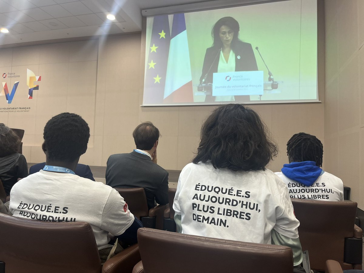 JMorfoisse's tweet photo. Journée du volontariat français : @SolidLaique est présent avec ses volontaires ! @SolidLaique @CaroleCoupez @AlainCanonne @DelaunayYann2 @amiehar https://t.co/ba9OTxzFU1