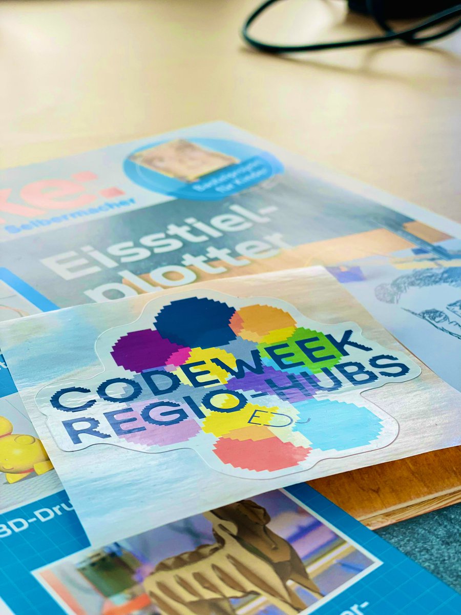 codeweekbonn's tweet image. Wie kann man mit Computersoftware Sounds und sogar ganze Musikstücke produzieren? 🧑🏽‍💻👩‍💻🎧🎹 Das Zauberwort lautet #Livecoding. Bei unserem #Codeweek Workshop „Der Computer als Musikinstrument“ lernen Jugendliche, wie das funktioniert. 

Mehr Workshops: 👉bonn.codeweek.de