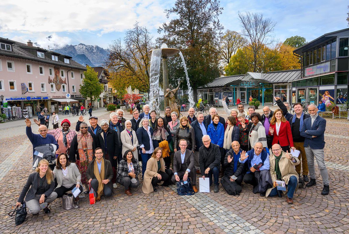 An immersive & thoughtful study  tour this week with Bosch Academy’s Richard von Weizsäcker Fellows learning about Germany’s climate change & energy issues at local (Bavarian alps), provincial (Munich), and Federal (Berlin) levels #RvWForum @BoschAcademy
