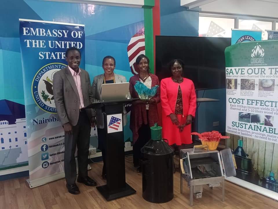 bor_rebecca's tweet photo. 1. I am a sustainability influencer & I love what I do to help youth, women identify and tap on business opportunities within #wastemanagement maximizing on green blue and circular economy. It was a great pleasure to be among the facilitators today.. #saveourtree @Food4treesI https://t.co/hTH27rQCA1