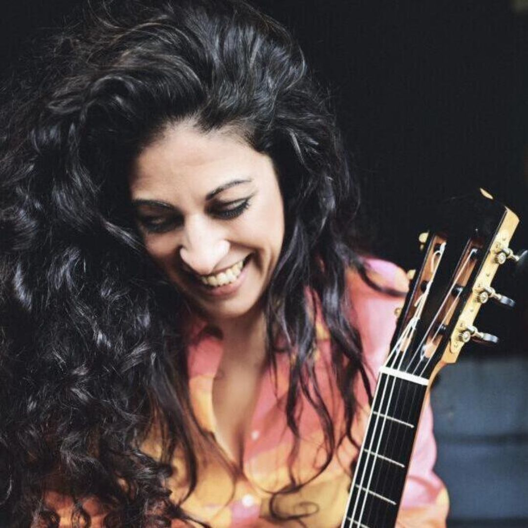 RMSAvignon's tweet image. Pour les 8e @RMSAvignon, @gaellesolal fera résonner Villa-Lobos, Pixinguinha, Dyens, Angot... sous la charpente du #grandtinel #palaisdespapes le sam. 22/10 à 21h
Réservez vite! …ontres-musicales-et-scientifiques.com/Tarifs-et-r%C3…
#avignon #concert #rms2022 #gaellesolal #guitare #femmesartistes @villeavignon