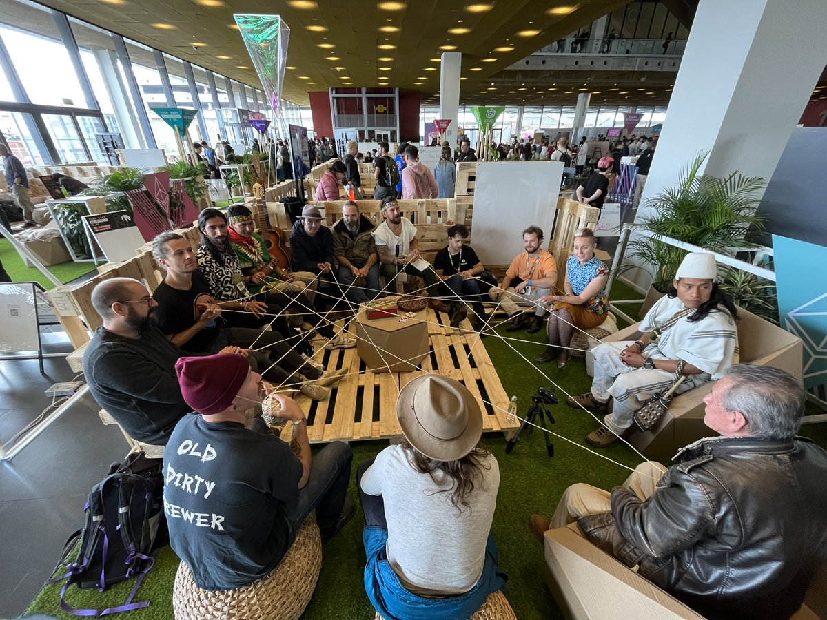 Building a #commons economy by interconnecting members of the community is like threading a web. 

You need to give to receive. 
<a href="/wor/">Will Ruddick</a> <a href="/grassEcon/">Grassroots Economics</a> <a href="/EFDevcon/">Ethereum Devcon</a>