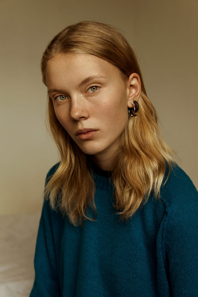 henry_haller's tweet photo. Maria: es la amante de Harry, ellas es una mujer rubia de ojos azules, es muy talentosa, se sabe diversas artes de amar, pero es muy voraz así como también es muy generosa, a través de su amor por Harry es que este se siente revitalizado, con esperanzas. https://t.co/8i9KIK6JvQ