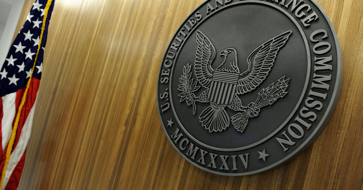 Reuters's tweet photo. Grayscale says U.S. SEC set bar too high for Bitcoin funds https://t.co/JJ3NWyQqWm https://t.co/8vnZdnVkH0