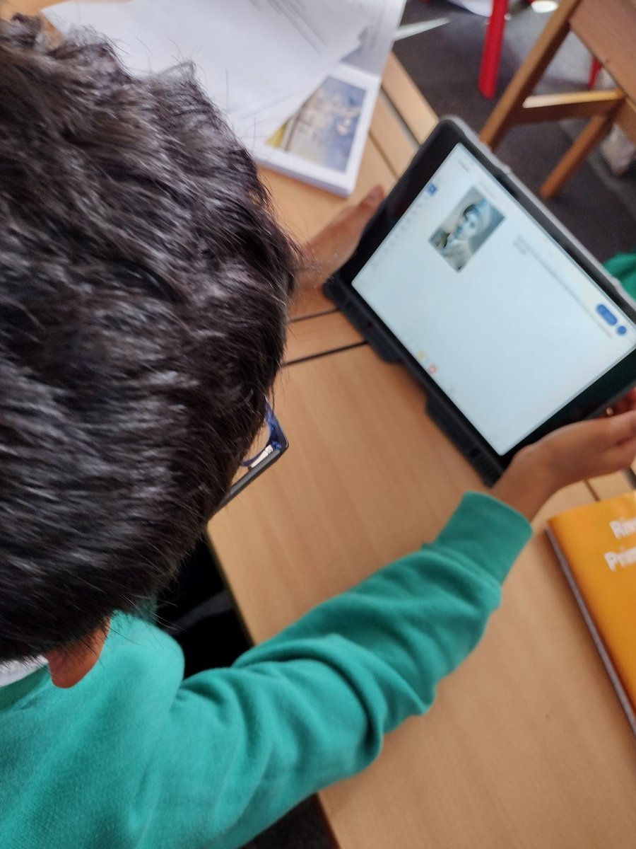 ClassOfMrP's tweet image. Really excited to be back using @explainevrythng for our @lemoisdesnoirs #RAF #WW2 pilots research. We&apos;ve researched Johnny Smythe, John Jellicoe Blair and Mohinder Singh Puji&apos;s passages to the UK and their celebrating their achievements in WW2 and beyond. #ClassOfMrP