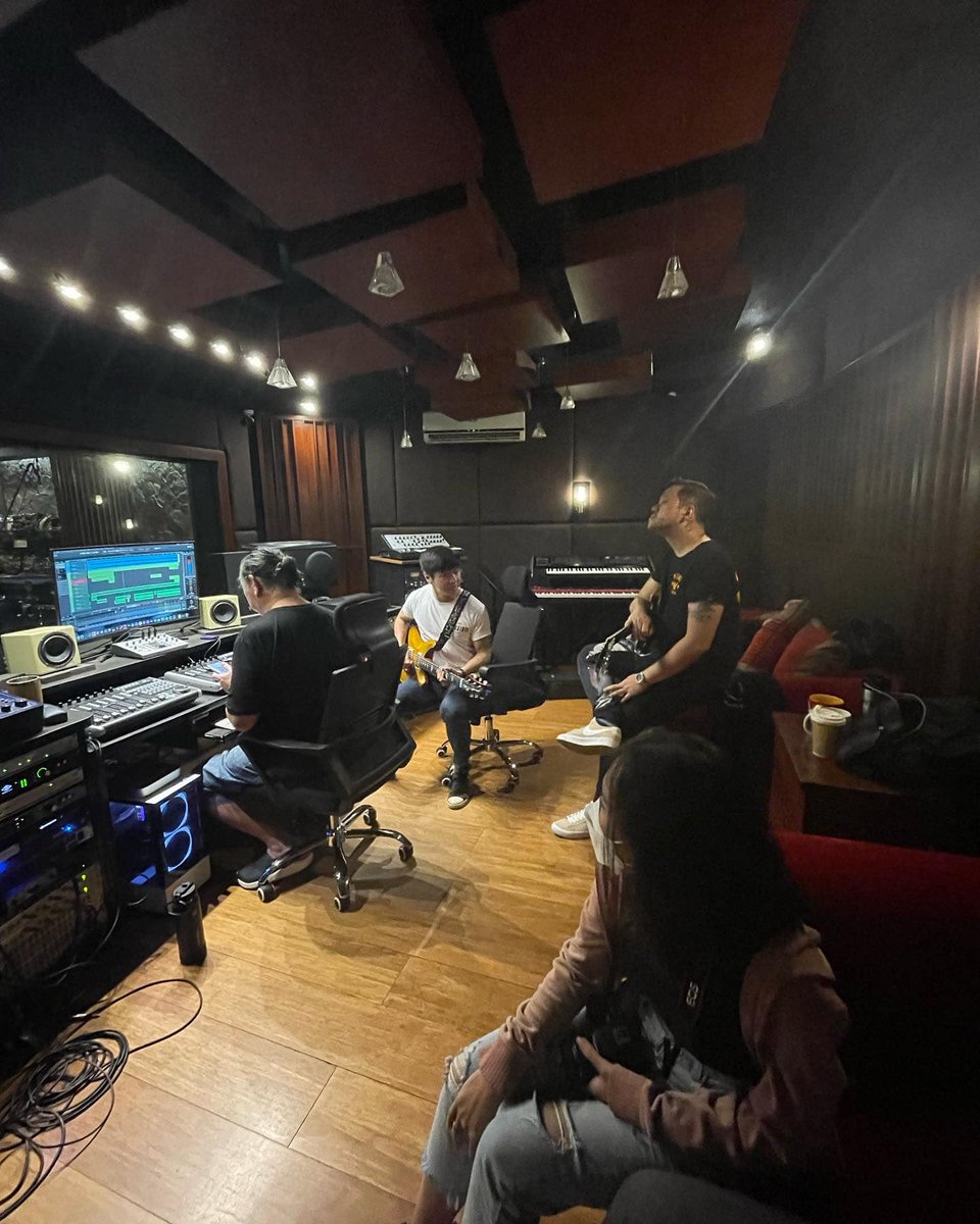 <a href="/eeveeband/">eevee The Band</a> SOON!!! So excited on this! 👉🏻🥹👈🏻