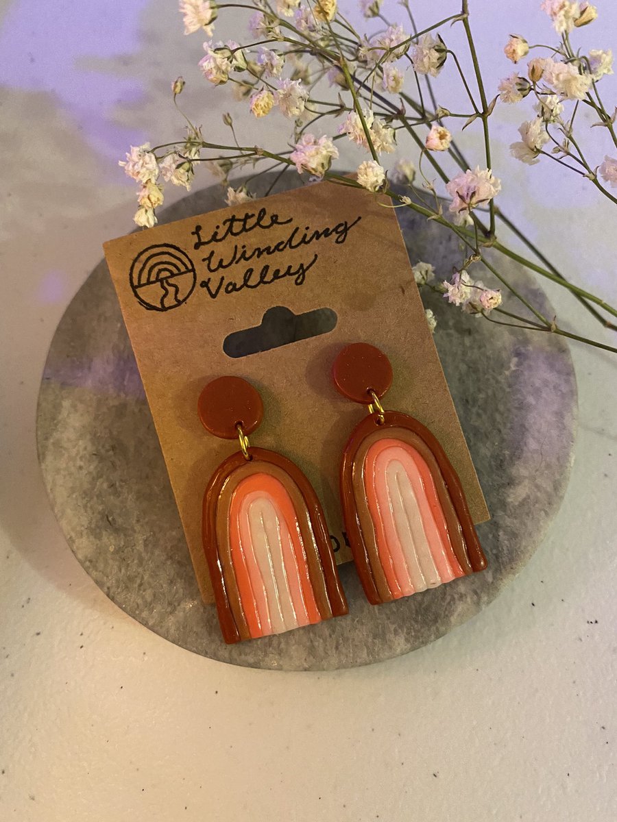 TrippieRedhead_'s tweet photo. Can’t wait to drop these and more soon! Check out my Etsy later this week to see the new pieces and support an artist! 🫶🏼😍👩🏼🎨 https://t.co/xa814UNrPG
#handmade #clayearrings #art #Octoberdrop https://t.co/tWupr3JGOG