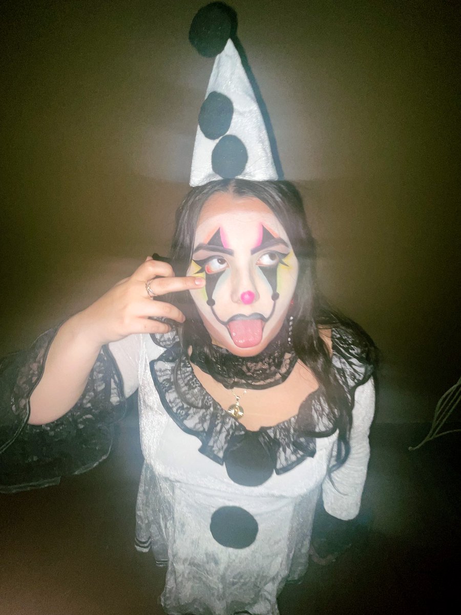 Krys10Gee's tweet photo. Want a balloon? https://t.co/4k2loaQWOF