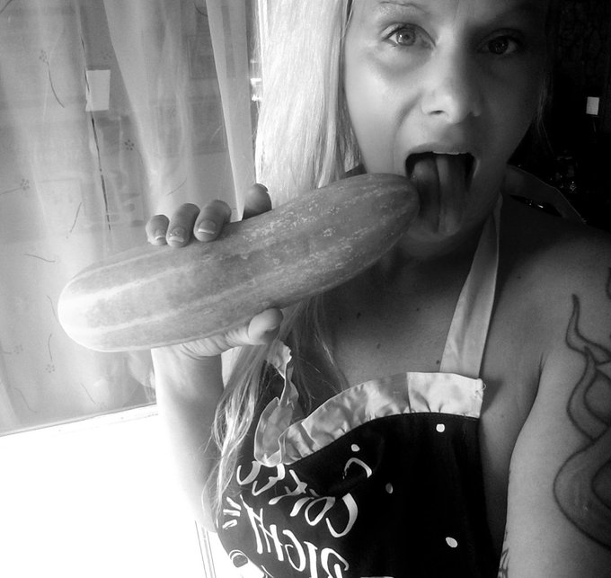 Midnight snack 😋 https://t.co/wWVtf3qlKz https://t.co/4HyR5vrWuO<a href="/tag/feet"class="tags"><span>#feet</span></a><a href="/tag/fetish"class="tags"><span>#fetish</span></a><a href="/tag/shower"class="tags"><span>#shower</span></a><a href="/tag/toes"class="tags"><span>#toes</span></a>