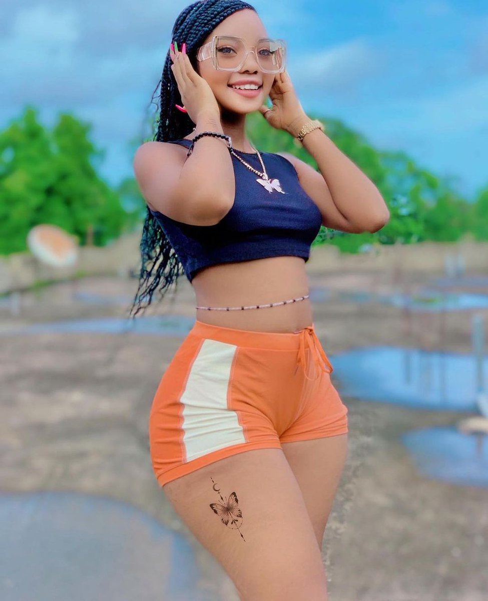 Gooddlovee's tweet image. Choisis sagement
Petit-déjeuner avec moi ou 1 million de dollars.