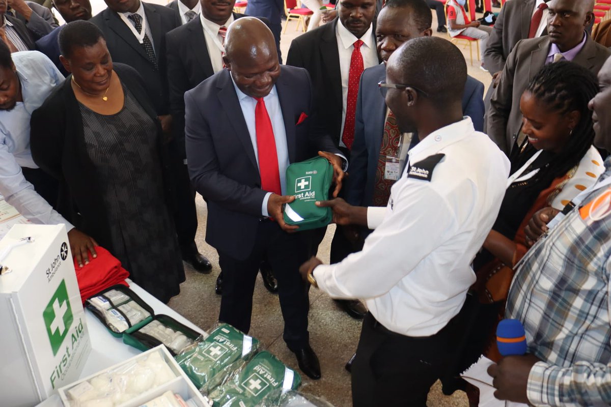 Stjohn_mmust's tweet photo. @Stjohn_mmust privileged to be with the @County037 Governor @BarasaFernandes during the #internationaldisasterreductionday held @MMUST_Kenya 

#stjohnvoluteers
#stjohnpeople
#ichoosemmust #savelives❤️ https://t.co/zw92VB0aY6