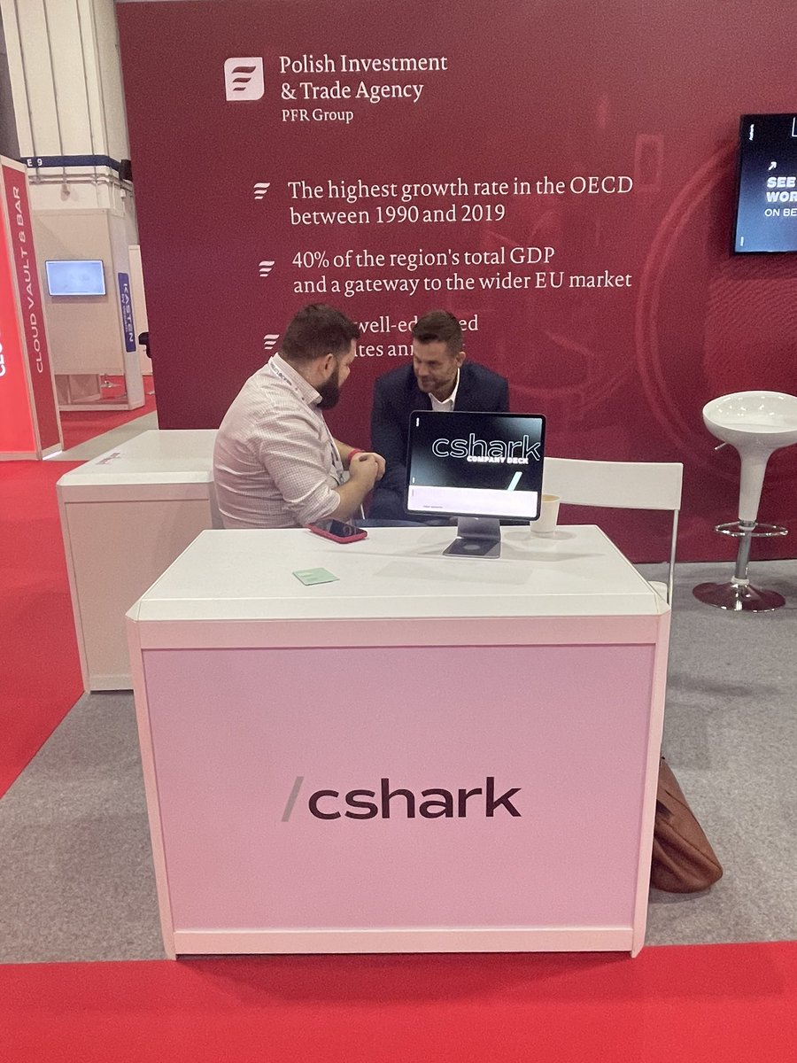 MagdalenaSmolak's tweet photo. 1st day of the @CloudExpoAsia has kicked off. #Poland Pavilion is located at Basement 2, Booth no J110 in @marinabaysands convention center. Meet companies exhibiting with us @billennium_com, @ActumLab, @csharkpl and Rits #Singapore #CEA #CEASG #DevOps https://t.co/IAnjgcmrSQ