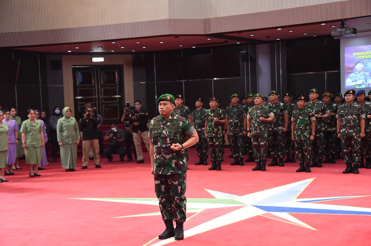 Puspen_TNI's tweet photo. Panglima TNI Pimpin Upacara Korps Kenaikan Pangkat 49 Perwira Tinggi TNI

👉  https://t.co/cdFdpLddDK

#tni #panglimatni #puspentni #kenkat https://t.co/0VVwPzpqsm