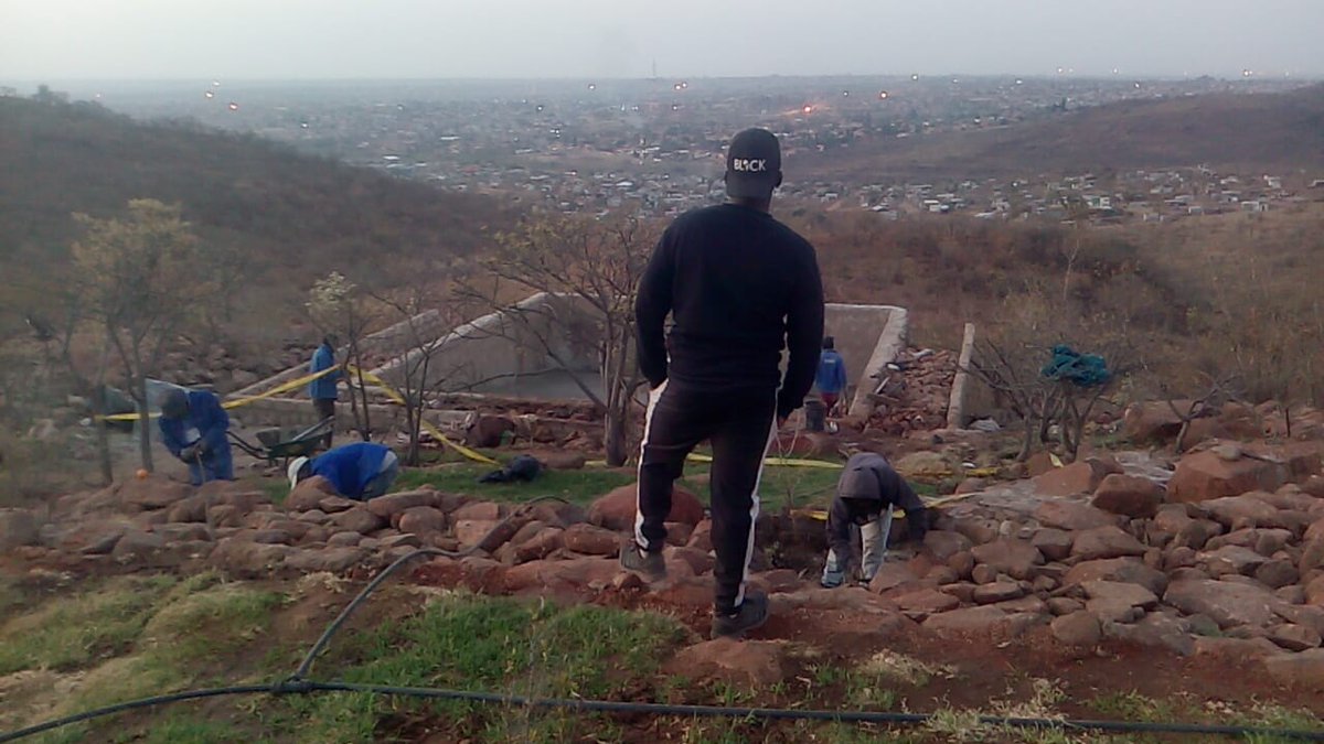 tivoaten's tweet photo. @Trevor_sidogi @casspernyovest Hey Trev bud,nice garden... Push King one day sizo popa..my pool is 70% complete, building a mini resort .taking over Itsoseng, Boekenhout.. Soshanguve and Mabopane..Entabeni Views...launching 1 December .. hopefully Cass can perform here 1 day and break bread with @FOCALISTIC https://t.co/3Yj4UYHQOq