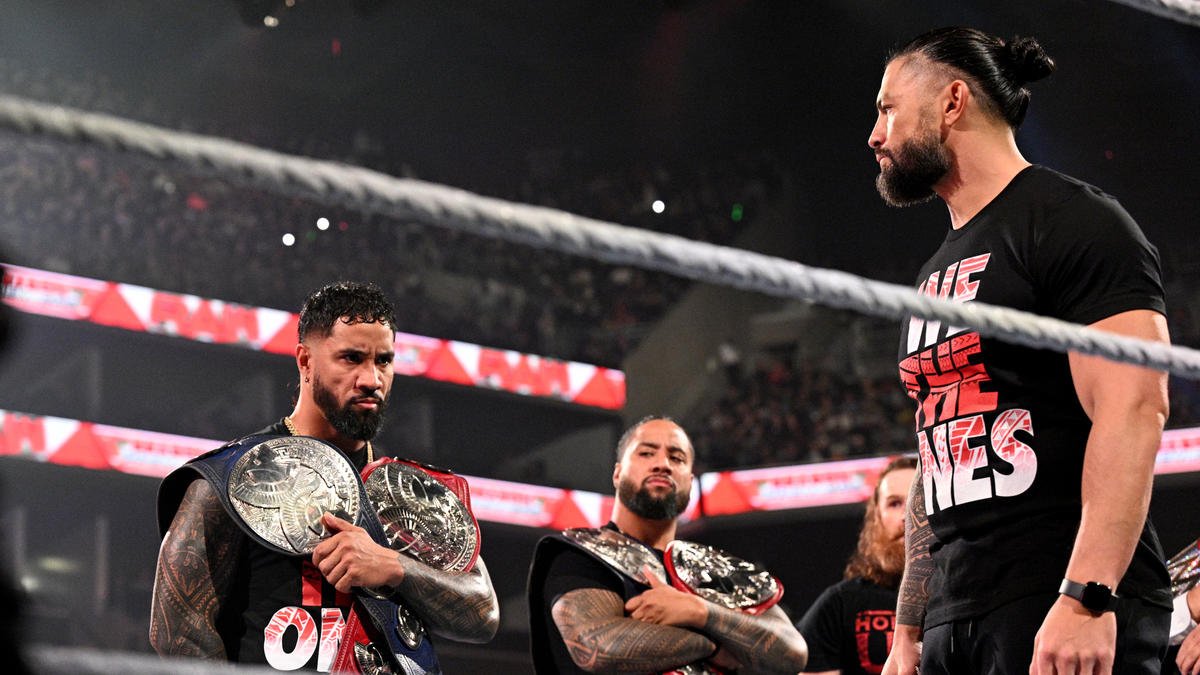 pwd_offl's tweet photo. What would be your reaction if Jey Uso dethroned Roman Reigns? https://t.co/Z7UkjRdyyb