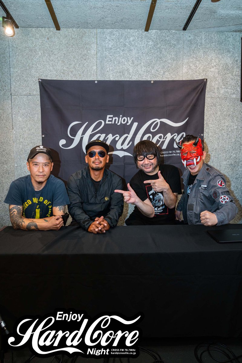 AHARDCORENIGHT1's tweet photo. 高知からTUSKS来福
濃くて楽しい話がたくさん♪
福岡でのライブもサイコーでした。
CROSS FM 87.8MHz
Enjoy♪
#ハードコアナイト #CROSSFM #TUSKS #IZ #THEKNOCKERS #USPAND #六根 #HARDCOREBALL11 https://t.co/XmctaKTL1K