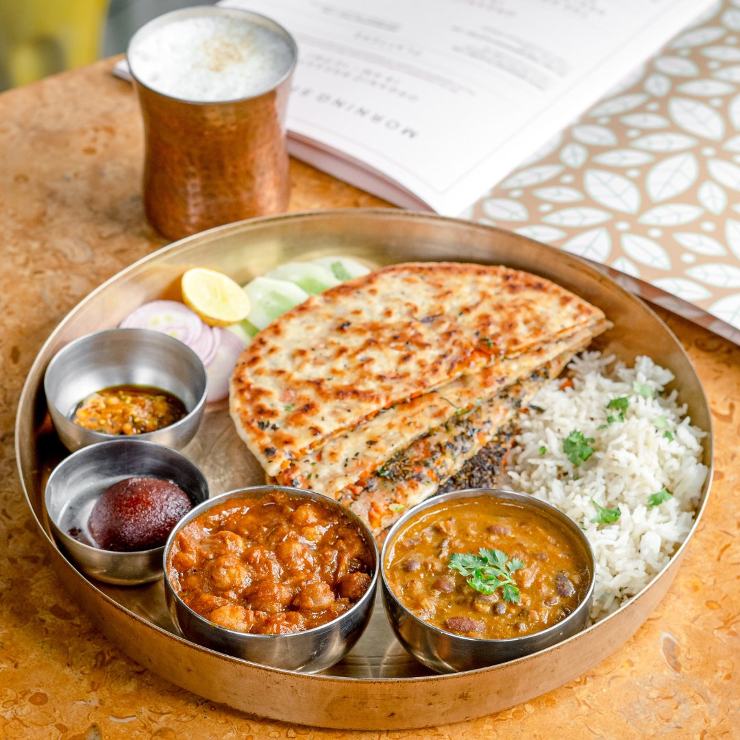MittiCafe's tweet photo. Keep it gut-friendly and eat #healthy, #organic food this #KarwaChauth.
Thalis at @mitticafe are a perfectly curated, indulgent spread for occasions like this.
Also, keeping the food unadulterated helps aid fasting benefits all the more.🤗
#KarwaChauth #Indore https://t.co/EfxfmkFLZV