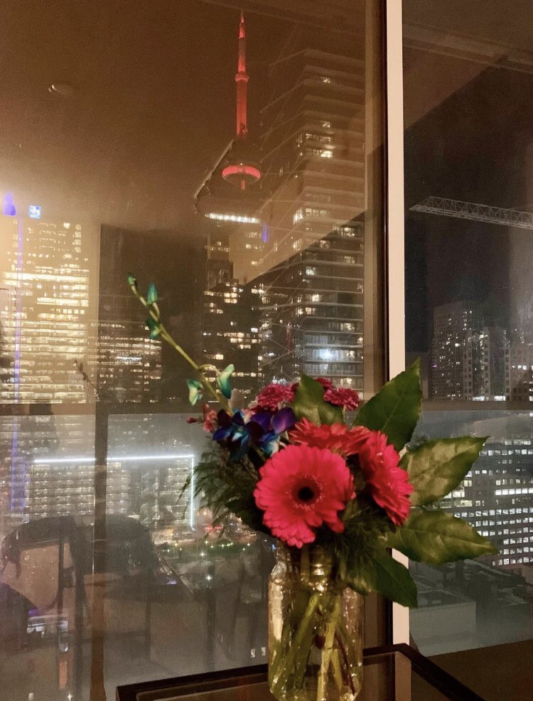 Helen84756418's tweet photo. Midnight in Chicago https://t.co/y6YLdCZ8we