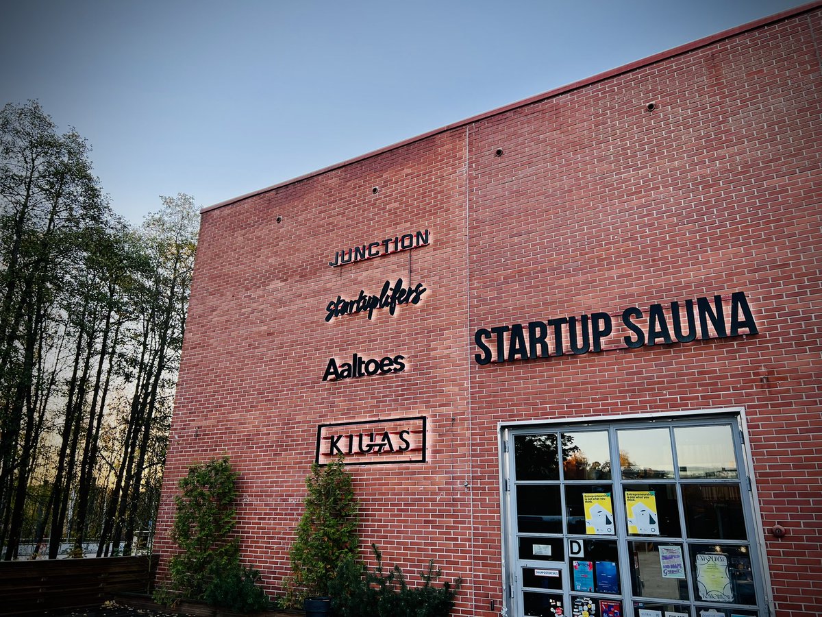 larsling's tweet photo. New day in Finland’s heart of innovation, @EnterEspoo at @AaltoUniversity campus. Sun is rising and a new exciting day w @NordeepSummit at #dipoli #nordicdeeptech #nordeep22 organized by @arcticstartup @ArcticStartup_E @VTTFinland #aaltouniversity @JoakimP2 https://t.co/I5LigvCaxg