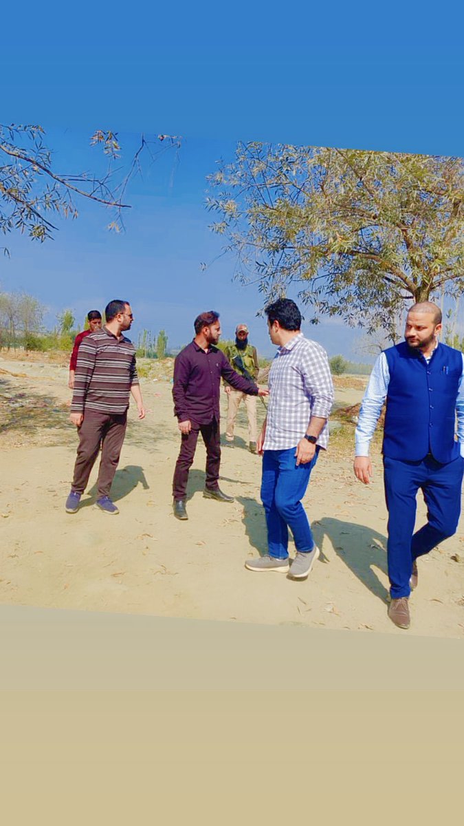 JaveedBhatNC's tweet photo. #Murran Pulwama to get first time Solid waste Management Project
For the first time proper management of solid waste project approved in Murran village of Pulwama district
with AC panchayat MrOwais Mushtaq BDO Pulwama Mr Gulzar Ahmad visited the area for geographical assessment https://t.co/BTijeRcLMr