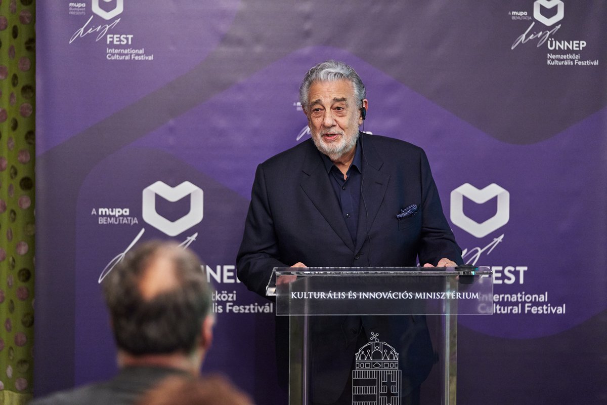 ariabudapest's tweet photo. We were lucky enough to have hosted the opening ceremony of Liszt Fest international cultural festival - where even Maestro @PlacidoDomingo greeted the #music fans of #Budapest. 
(photo: Bálint Hrotkó / Müpa) https://t.co/3PXVzoNjpj