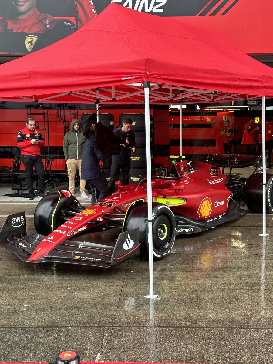 awscloud_jp's tweet photo. 3 年ぶりの鈴鹿サーキット開催で盛り上がった F1 日本グランプリ🏎️🏁

次なるレベルの観戦体験を提供する #F1Insights に機械学習やデータ分析で貢献するAWSは、F1 とフェラーリのスポンサーです。今年の鈴鹿サーキットでの写真をお届けします📸 #f1jp

F1がAWSを選んだ理由➡️ https://t.co/jKVawqc6B9 https://t.co/pzmMQ2b1oS