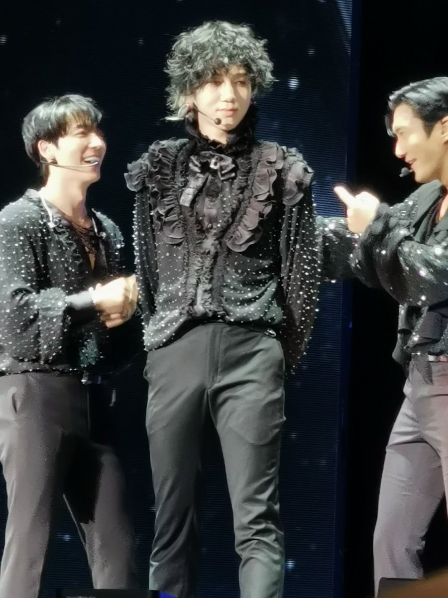 LLWOI's tweet photo. #SS9inKL #SS9inMY #leedonghae #KYUHYUN #Yesung #siwon #suju #superjunior #supershow9
💙💙💙 https://t.co/YsRaXWGfAf