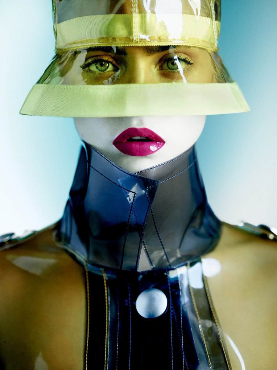 worlds_moda's tweet photo. #editorialsWM (2/3)
#ALLUREUS,
October 2014.
By #MarioTestino
⬇️More in the next post⬇️
#CaraDelevingne https://t.co/gRj7t2HgRR