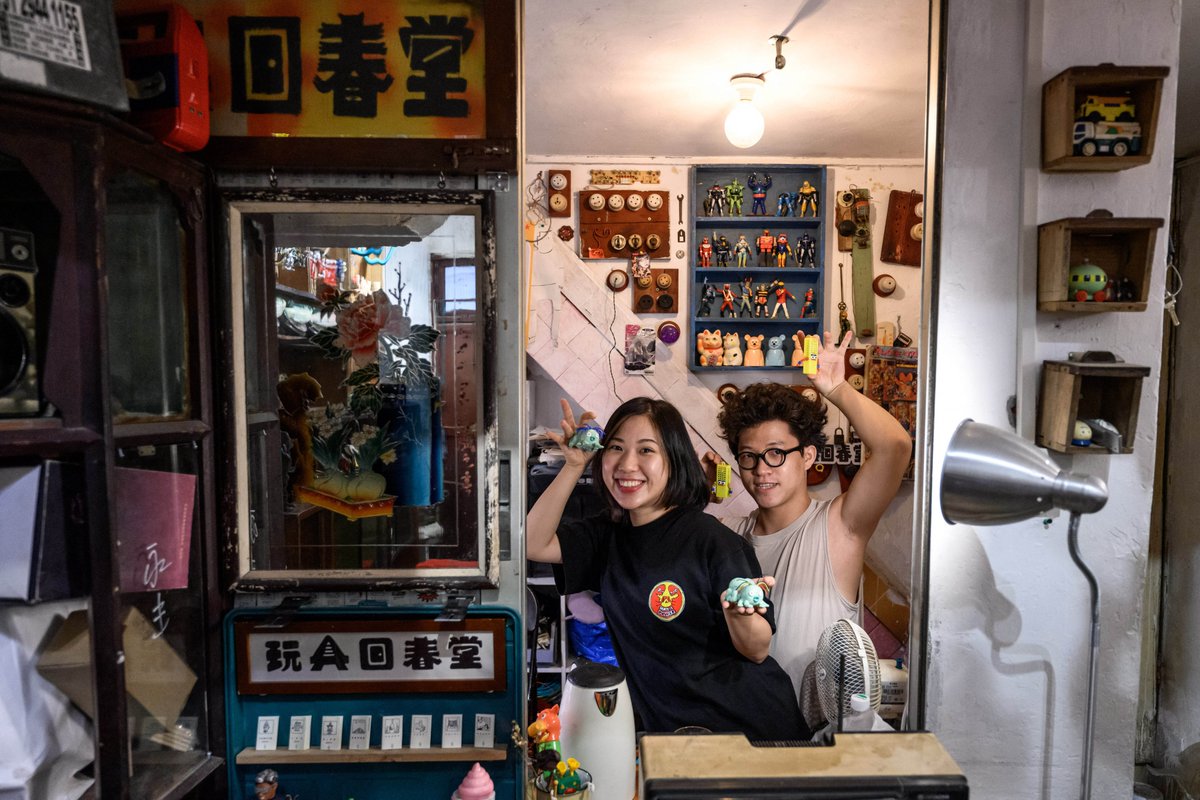 iGuangdong's tweet photo. 🧸 There is a space that can awaken visitors' childhood memories in #Guangzhou, #Guangdong province. The space's owner is a young couple - Wang Yimu and Lin Jianying. They not only are cartoonists but also can transform waste materials into toys. #OnlyInGD https://t.co/33CNHBda24