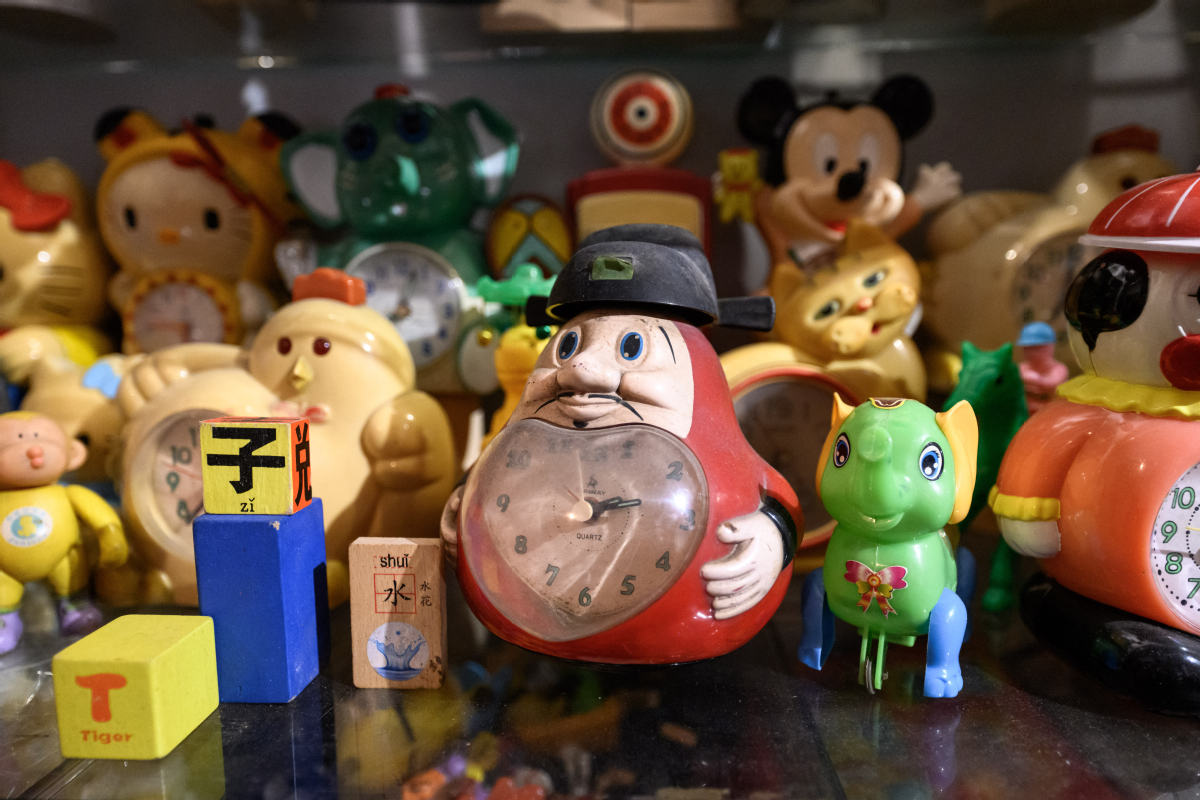 iGuangdong's tweet photo. 🧸 There is a space that can awaken visitors' childhood memories in #Guangzhou, #Guangdong province. The space's owner is a young couple - Wang Yimu and Lin Jianying. They not only are cartoonists but also can transform waste materials into toys. #OnlyInGD https://t.co/33CNHBda24