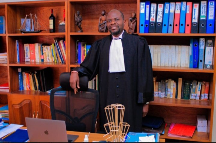 coeurdafriqueM's tweet photo. 🔴#LUALABA: À L'issue de l'assemblée générale des avocats tenue à Kolwezi ce 11 octobre 2022, Maître #laurent #MBAKO a été élu bâtonnier au barreau de la province pilote.
Nos sincères félicitations mukubua et bon vent .
@damkup https://t.co/dovDnv2HJC