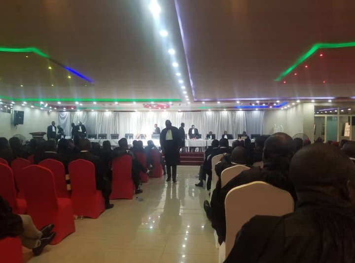 coeurdafriqueM's tweet photo. 🔴#LUALABA: À L'issue de l'assemblée générale des avocats tenue à Kolwezi ce 11 octobre 2022, Maître #laurent #MBAKO a été élu bâtonnier au barreau de la province pilote.
Nos sincères félicitations mukubua et bon vent .
@damkup https://t.co/dovDnv2HJC