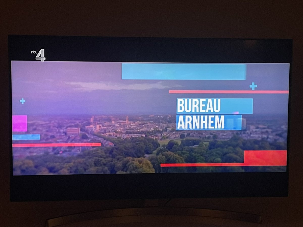 BrilHenk's tweet photo. Gisteravond eerste aflevering van Bureau Arnhem bij RTL4. Waarin de noodhulpers van politie, maar ook van ambulancedienst of brandweer centraal staan. Wat een mooi vak! Hulp geven aan hen die dat nodig hebben!@GGDGM @ambulanceGM @brandweerGM https://t.co/wLW2wPkLIH