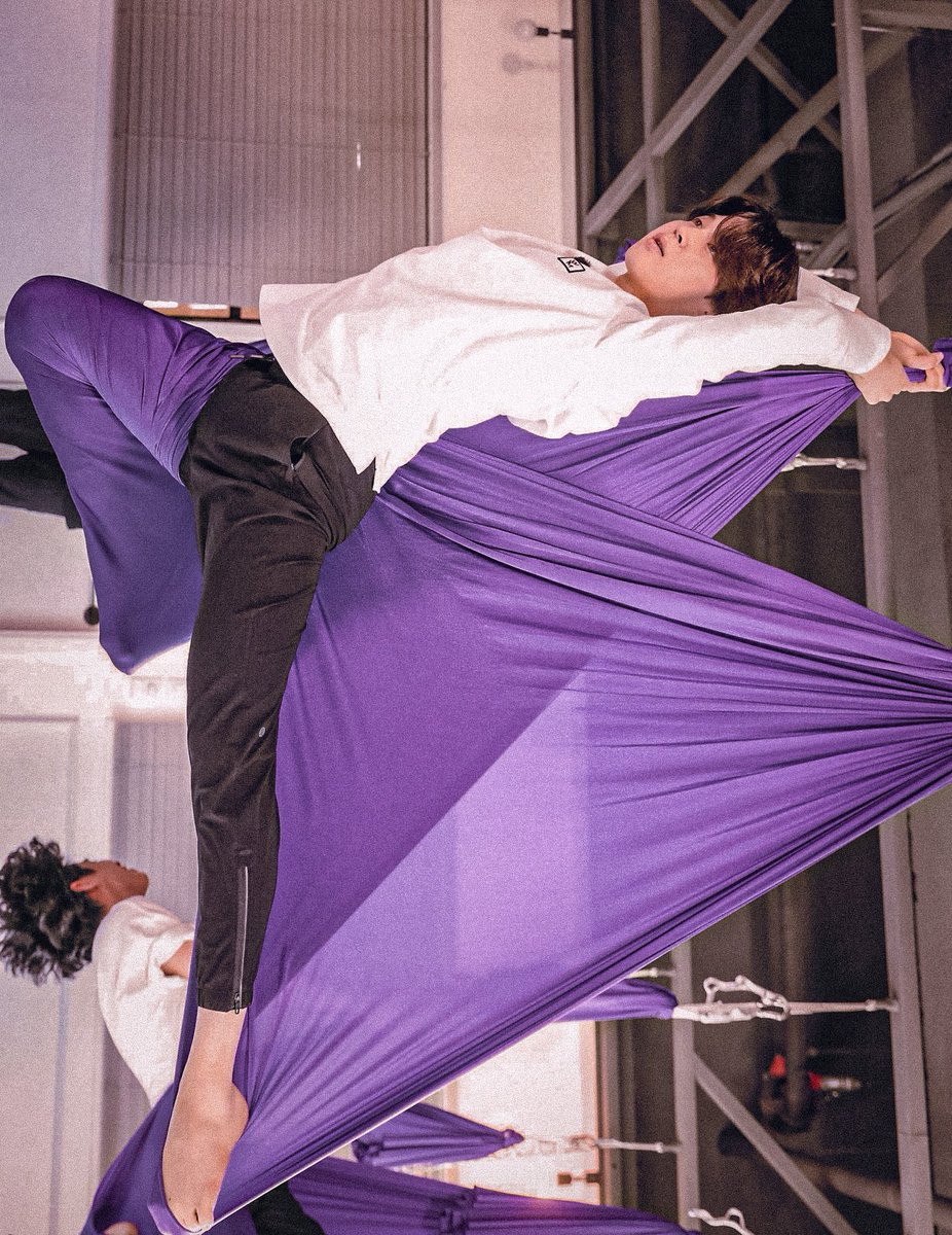 PJM_vocal's tweet photo. jimin is a ballerina who can fly ♡ https://t.co/aghAMxw9El