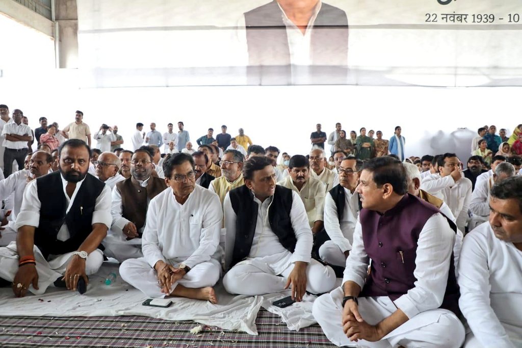 AAPUttarPradesh's tweet image. अंतिम दर्शन..

नेता जी आप हमेशा याद आयेंगे🙏