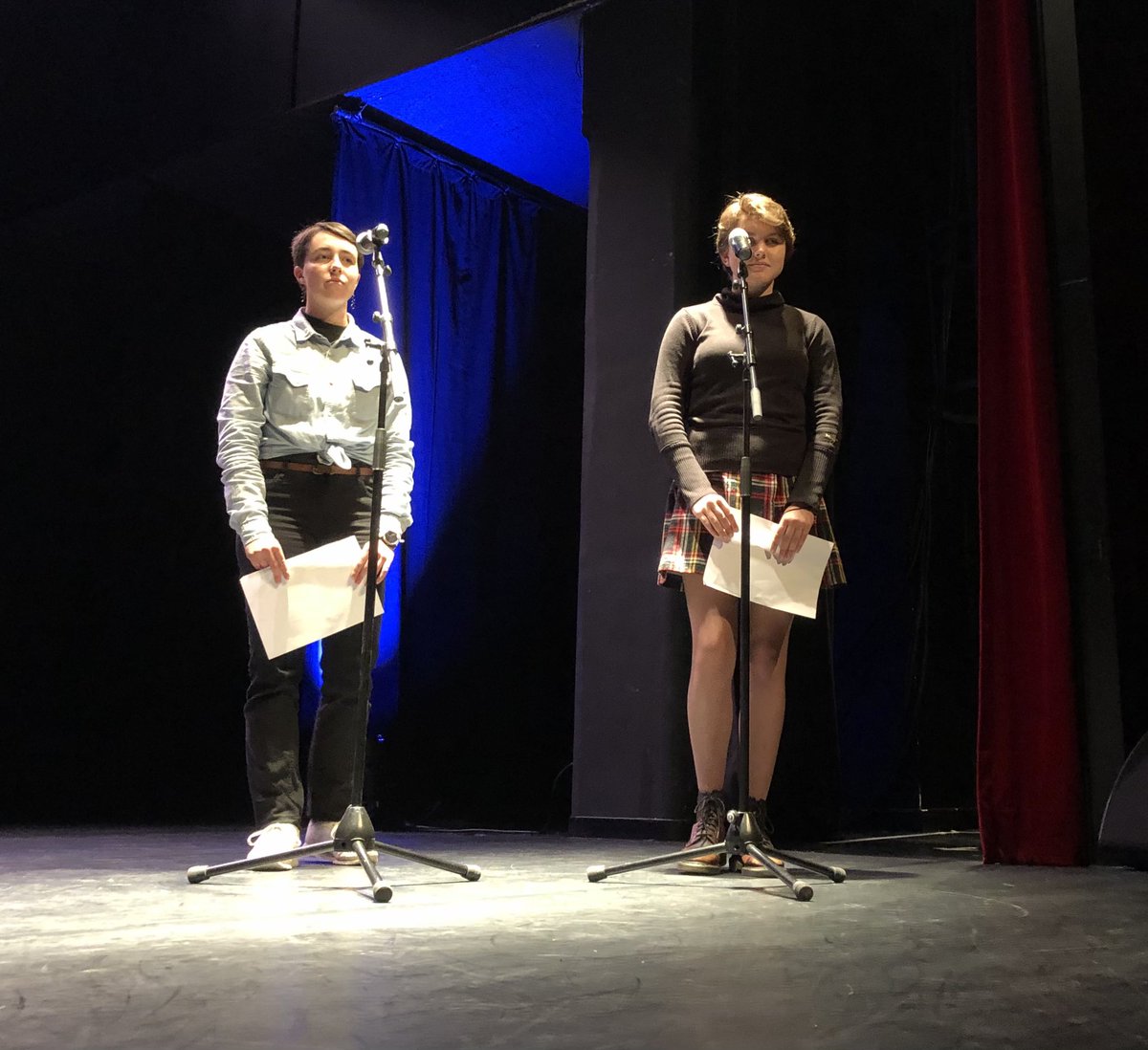 Emmanuel_Laot's tweet photo. Guingamp (22). Ginette Kolinka a témoigné à 97 ans en public au théâtre du Champ au Roy devant des élèves du @LyceePavie. Des paroles essentielles, nos questions &amp; ses réponses pour ne JAMAIS OUBLIER et transmettre l’indicible de la Shoah. @Ville_Guingamp @acrennes @LeCnam_Inseac https://t.co/Fi7Ylbpbkm