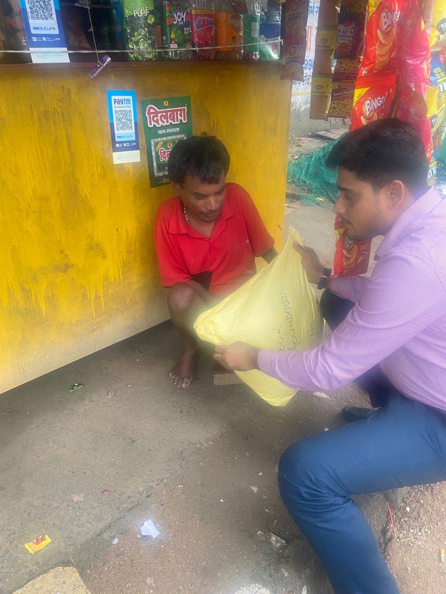 SaviourFoundat5's tweet photo. An initiative to give smile to the needy people through festive dry ration kit by saviour foundation.Atleast 1000 family will be getting festive dry ration kit.kindly support our cause:https://t.co/gTLjl1si7r
#help #supportpoor #hunger #slum #festivedonation #ngodiwali #slumvisit https://t.co/fihW1rp2dq