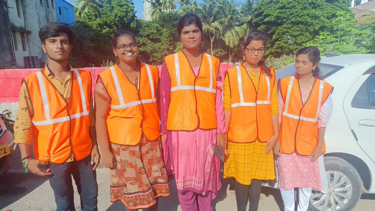 Nss_Stcas107_Ch's tweet photo. St. Thomas College of Arts and Science NSS Volunteers managed the traffic @koyambedu 

@Nssindia @NssUnom @NSSChennai https://t.co/HyK09vCbG6
