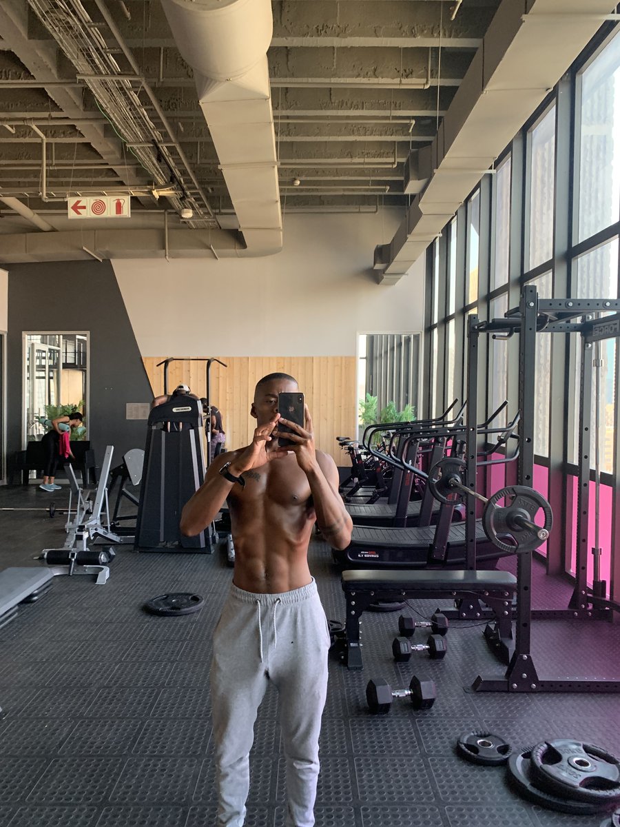 Mthombeni_siz's tweet photo. My body said what waist ?? 😂😂 https://t.co/wDDkGPRps4