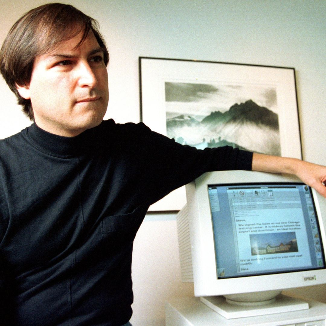 LECAUSTRALIA's tweet photo. 🕰️Steve Jobs’ NeXT Computer🕰️

On 12/10/1998, NeXT, Inc. introduces their computer. Due to its shape, the computer was often referred to as “The Cube” or “The NeXT Cube”, which led to the subsequent model offically being named “NeXTcube“.

*Info from https://t.co/J2ud3claXf https://t.co/t798GcEmMq