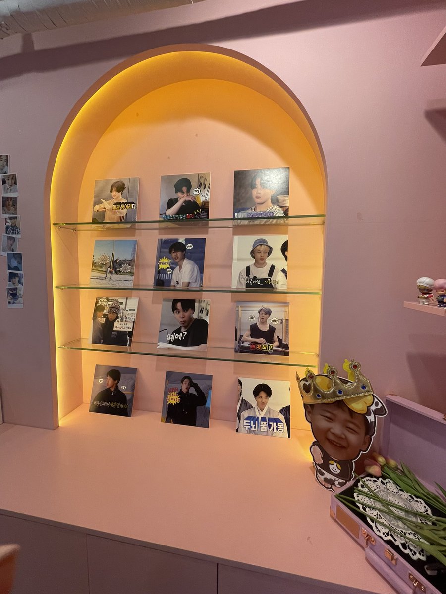 hereforbtsmusic's tweet photo. Just stumbled upon a cute Jimin Event Café 🥰 good think I always get lost 🐥🐥🐥🐥🐥🐥🐥 #bts @BTS_twt https://t.co/tc3Tr6CjLN