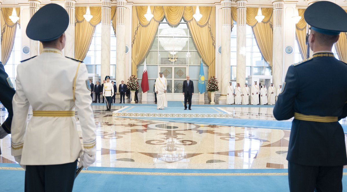 مراسم استقبال رسمية لسمو الأمير المفدى في القصر الرئاسي 'آق أوردا' بجمهورية كازاخستان الصديقة. #قطر #كازاخستان bit.ly/3EAhVbF