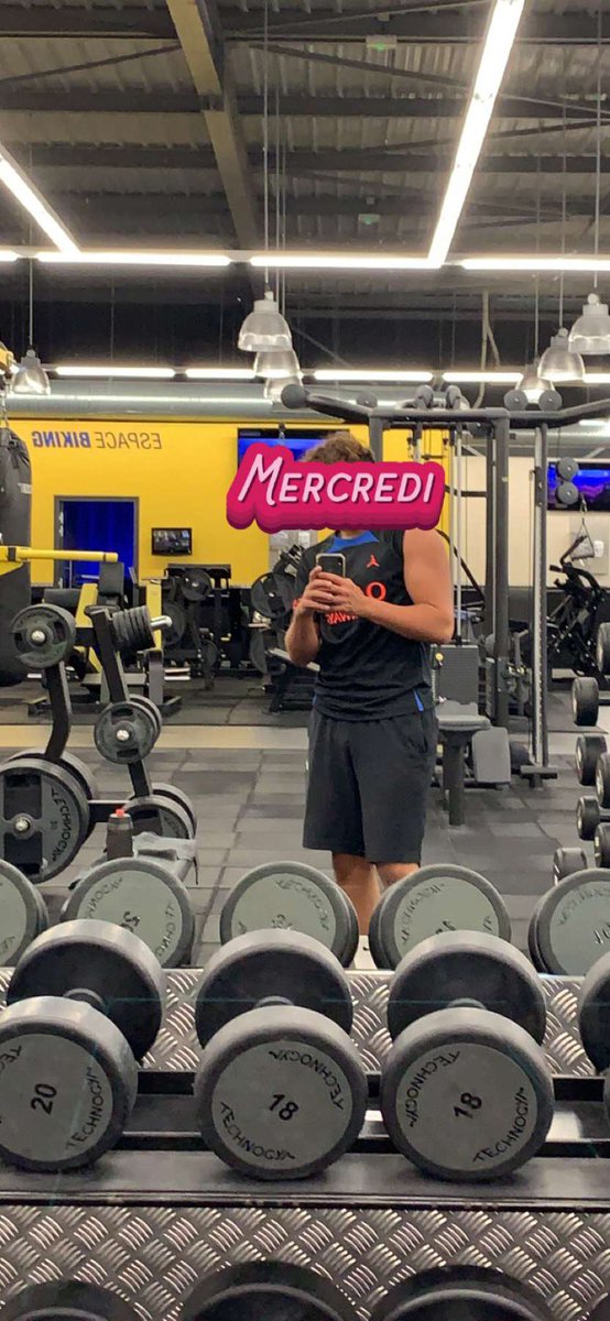 tom_pgggg's tweet photo. finito est le nueve , tom est le charbon #nueve #bronchar #Elhamdulillah https://t.co/EpX1TYvgzn