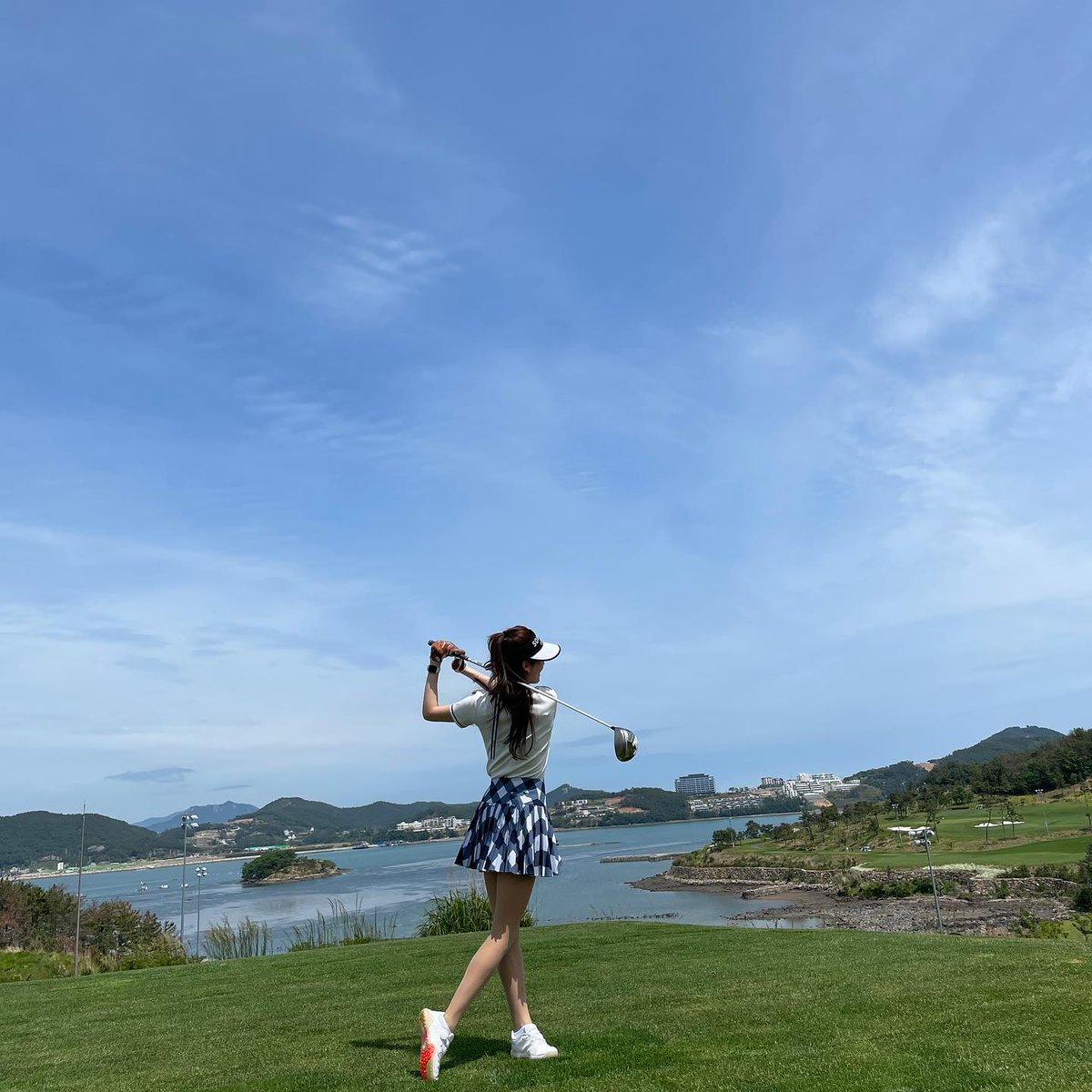 Annie7589's tweet photo. Still a beautiful girl. https://t.co/G7Sw4OicpK