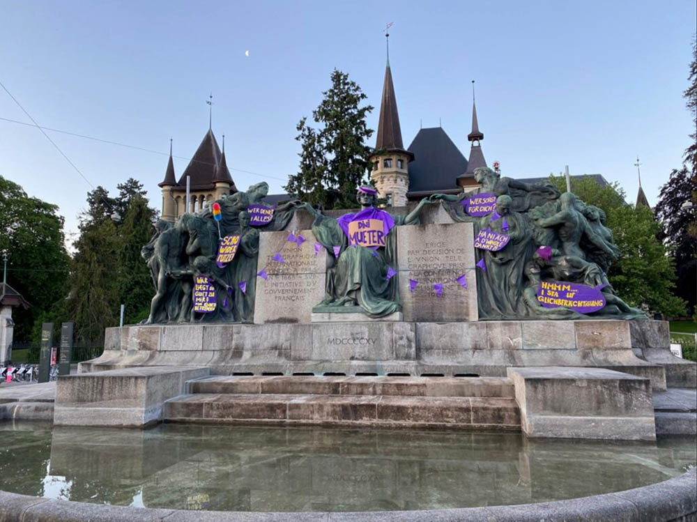 Von Portland bis Bern: Demokratische Gesellschaften handeln #Erinnerungskultur laufend neu aus. Wie kann sich die Zivilgesellschaft einbringen? Darüber diskutieren wir am 🗓19. Oktober, 13:15-14:15. 👉Jetzt anmelden: tinyurl.com/SaN-Denkmal #Denkmal #Geschichte #SaN